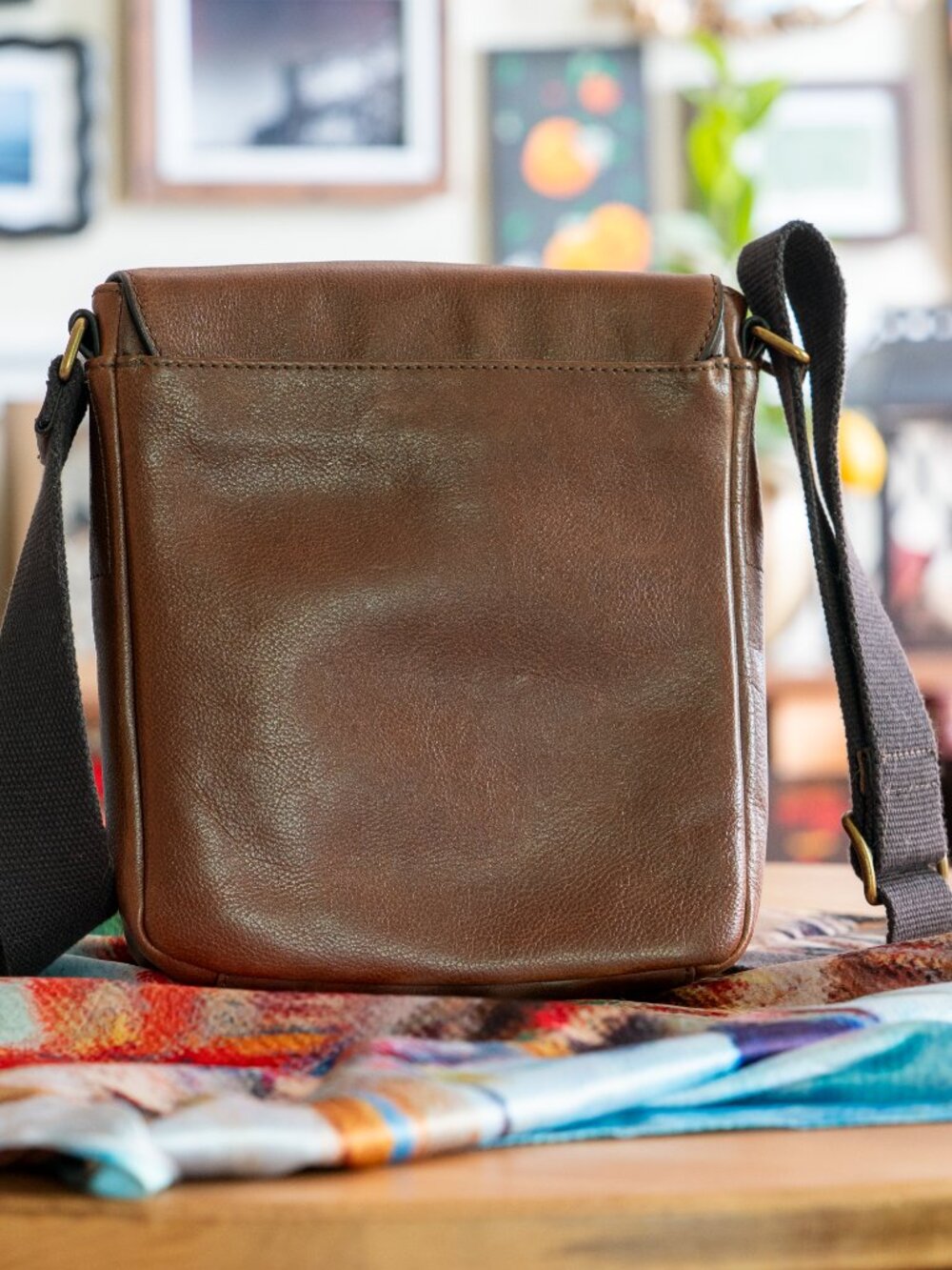 Fossil Dark Brown Leather Estate NS Messenger Bag with iPad/E-reader pocket - Picture 2 of 5
